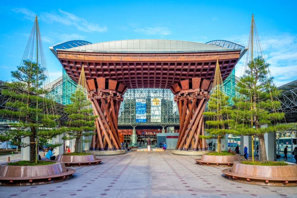 porta Tsuzumi alla stazione di Kanazawa