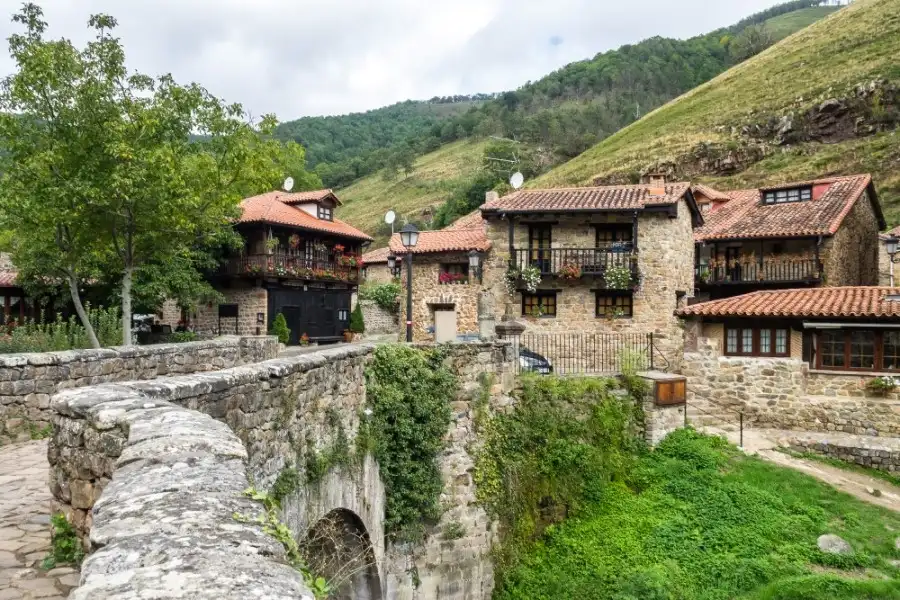 Barcena Mayor, uno dei borghi più belli della Cantabria